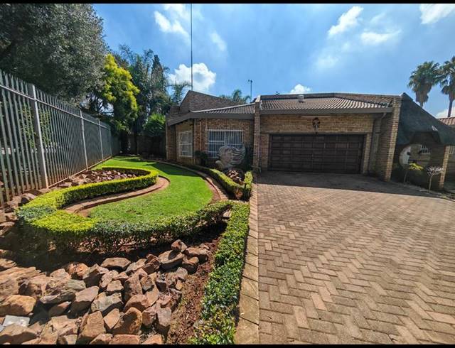 4 BEDROOM HOUSE FOR SALE IN VANDERBIJLPARK SE 3